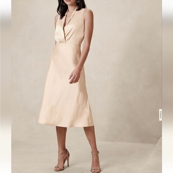 BANANA REPUBLIC SATIN V-NECK
KNEE-LENGTH DRESS - Picture 2 of 6